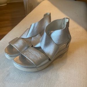Eileen Fisher Sport platform sandals  8.5 NEW